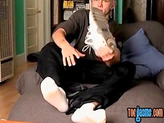 Twink Ian Madrox shows off feet while wanking for cumshot