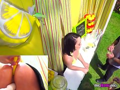 Hoe Kristina Rose Sells Lemonade While Getting Boned