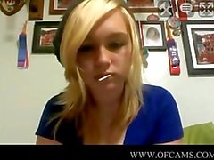 Blond Emma bate on webcam caro blond ou