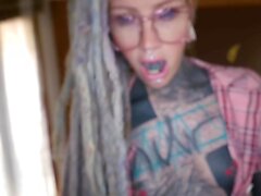 Nerdy tattooed Anuskatzz pov anal fuck