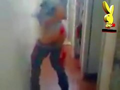 Mujeres Policias Uniformadas y echando desmadre mostrando tanga