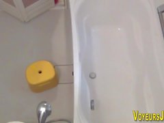 Solo japanese babe bathes after fingerfucking