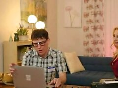 Sexy milf call nerd guy to fix her computer