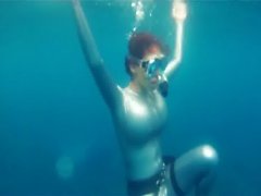 TOMB RAIDER Lara Croft underwater - Bianca Beauchamp[hd720]
