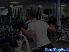 Fitness hunk cocksucing after workout session